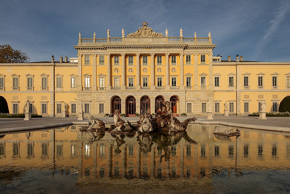 Villa Olmo Riflessa